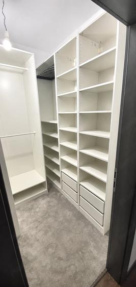 Apartament cu 3 camere decomandat în Turnișor
