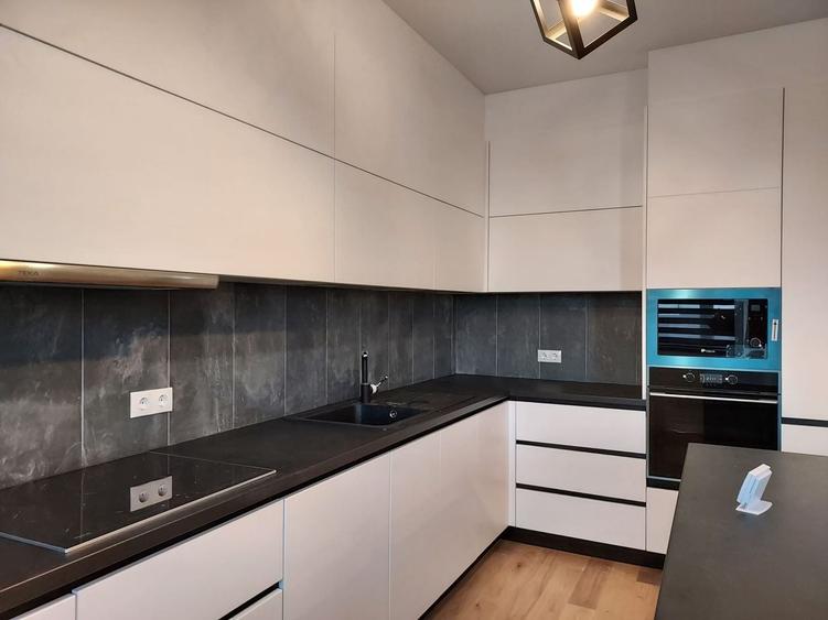 Duplex cu 4 camere cu Teren 250 Mp în Florești