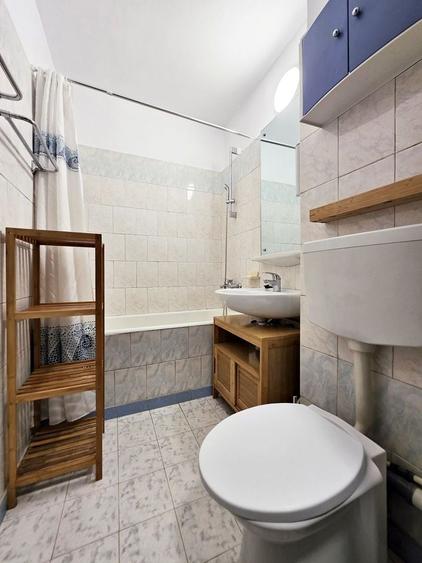 Apartament cu 2 camere semidecomandat, mobilat în Titan