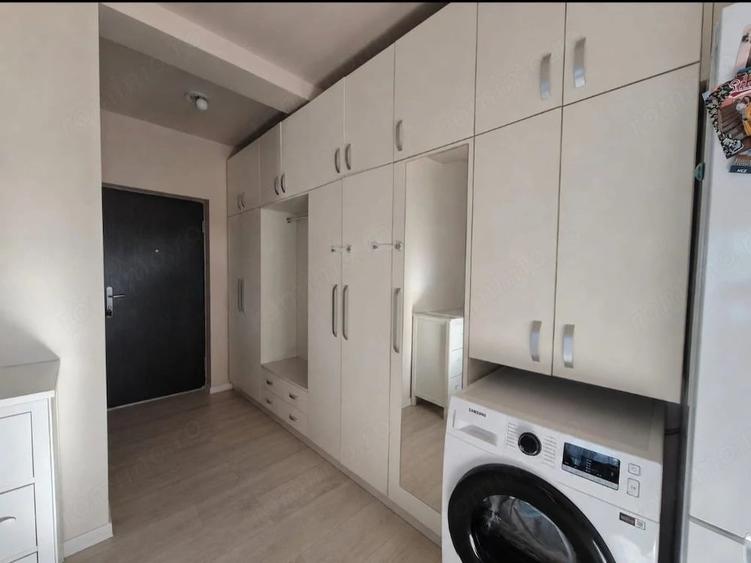 Apartament cu 2 camere decomandat în Girocului