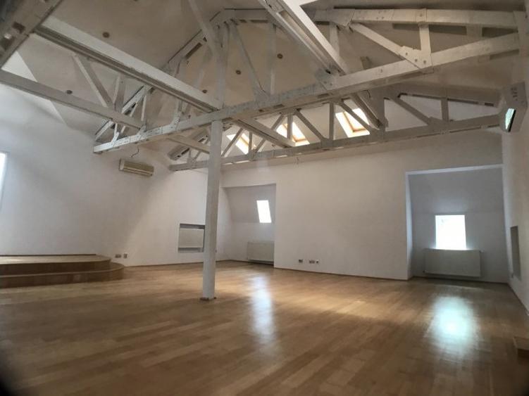 Casă cu 13 camere cu Teren 458 Mp în Armeneasca