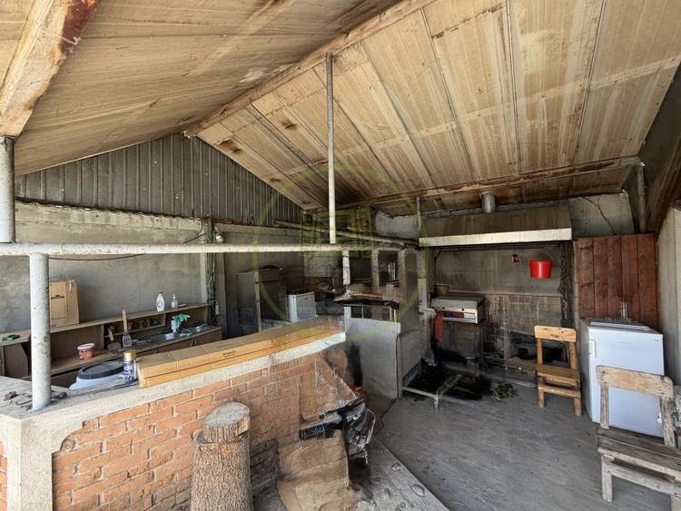 Casă individuală cu 8 camere cu Teren 1787 Mp în Mofleni