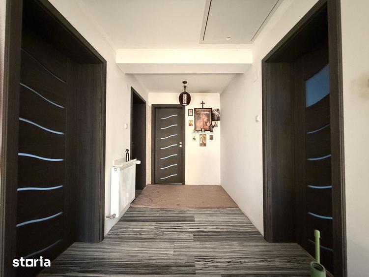 Casă cu 5 camere cu Teren 576 Mp în Sânandrei