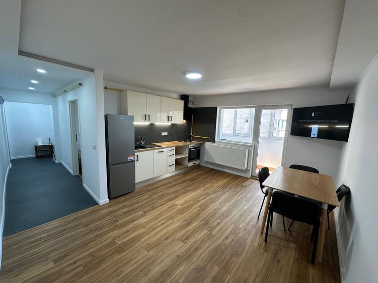 Apartament cu 3 camere decomandat în Central