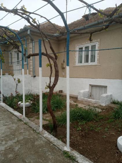 Casă cu 6 camere cu Teren 2500 Mp în Stejaru