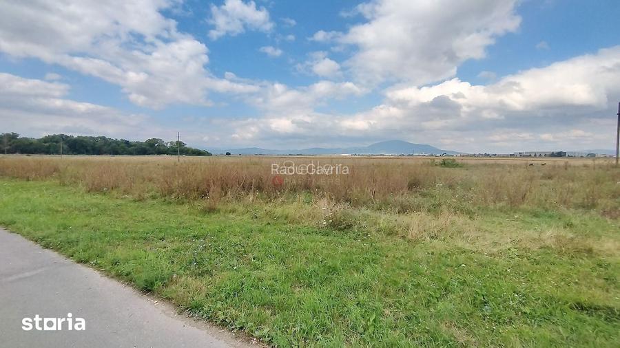Teren de 5100 mp, în Bartolomeu