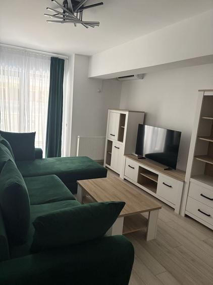 Apartament cu 3 camere decomandat în Drumul Taberei