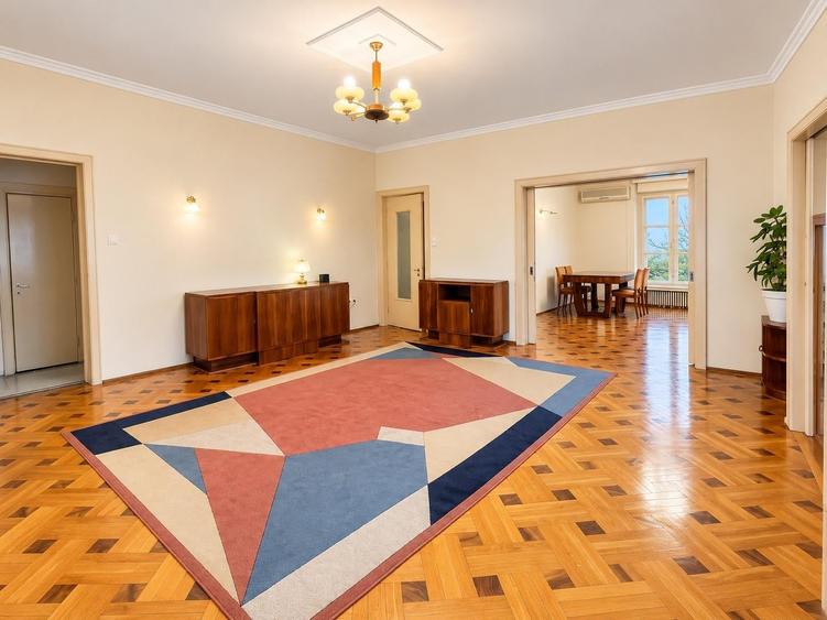 Apartament cu 3 camere decomandat în Cotroceni