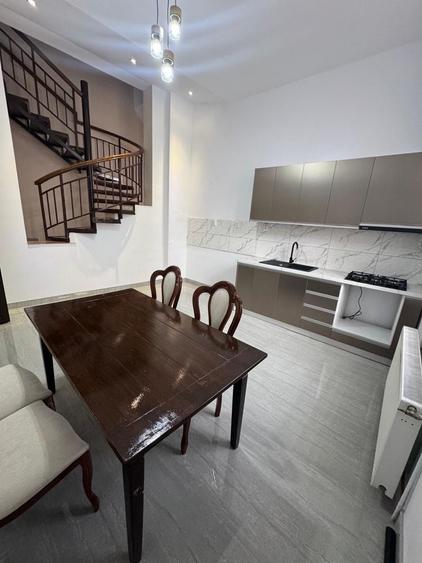 Casă cu 4 camere cu Teren 600 Mp în Central