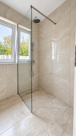 Duplex cu 4 camere cu Canalizare în Ghiroda