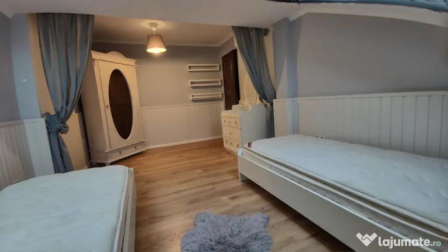 Apartament cu 3 camere decomandat în Ștrand