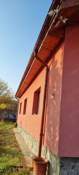 Casă cu 2 camere cu Teren 1000 Mp în Central