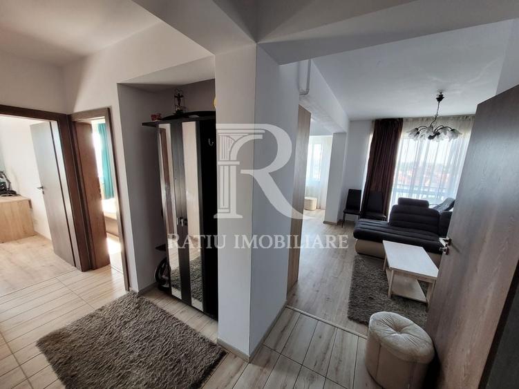 Apartament cu 3 camere decomandat, mobilat în Central