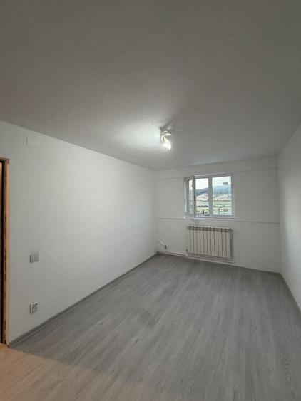 Apartament cu 3 camere în Aghireșu