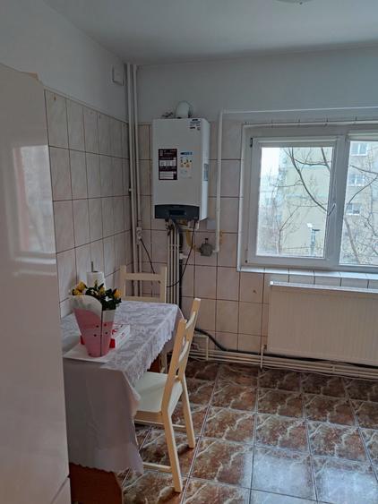 Garsonieră decomandată în Brâncoveanu
