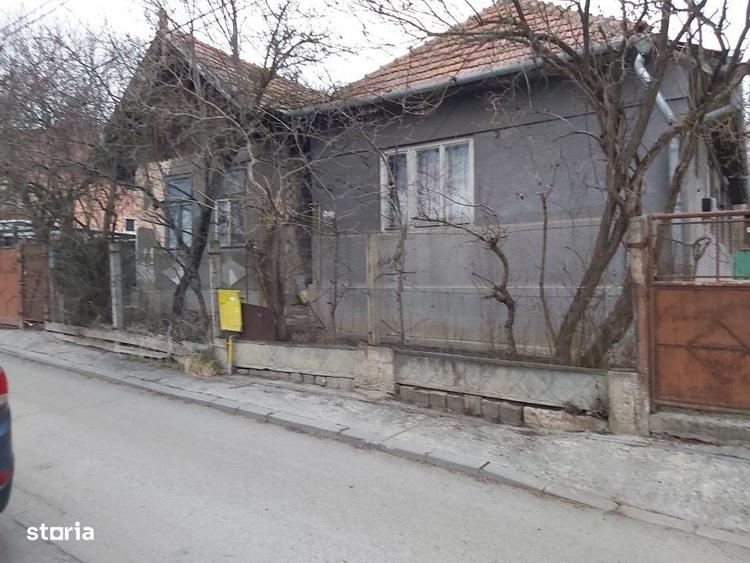 Casă cu 2 camere în Dâmbul Rotund