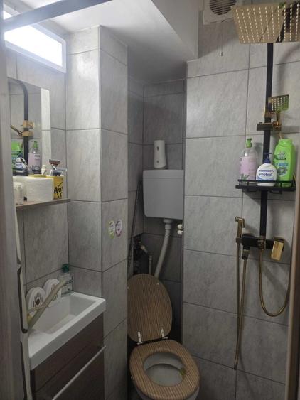 Vand apartament 2 cam apropiere metrou - 6