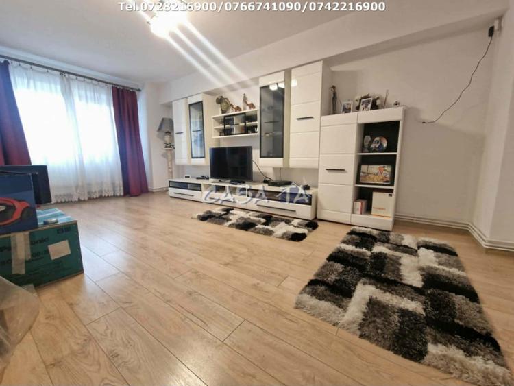 Apartament cu 4 camere decomandat în Central