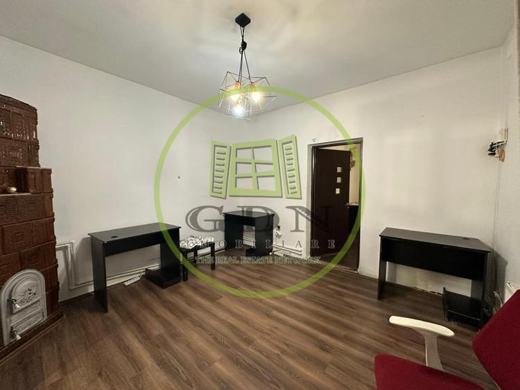 Casă individuală cu 3 camere cu Canalizare în Central