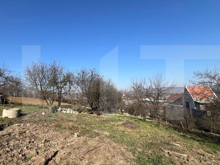 Teren agricol intravilan de 1100 mp, în Zorilor