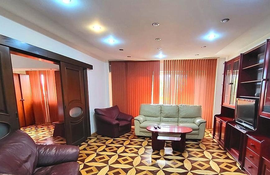 Apartament cu 3 camere semidecomandat, mobilat în Muncii