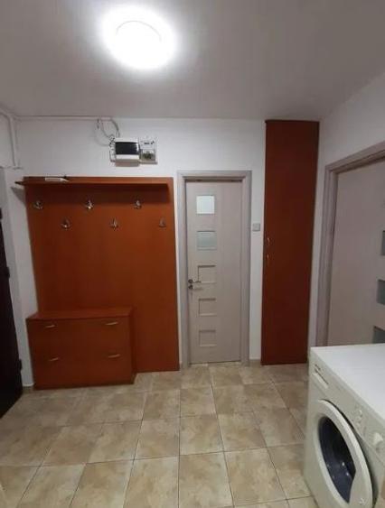Garsonieră decomandată în Vitan