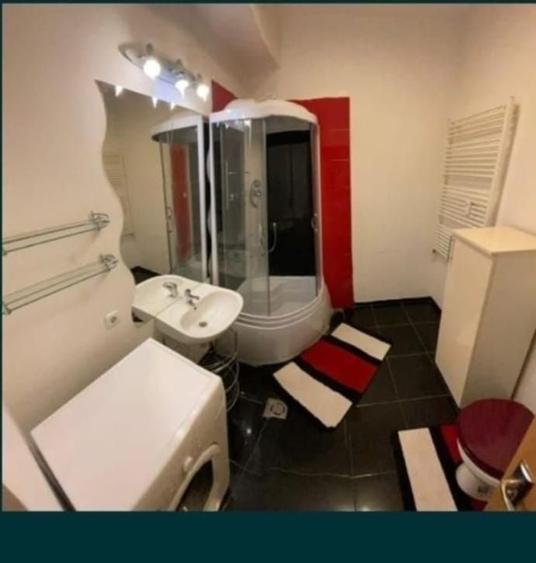 Apartament cu 2 camere decomandat în UTA