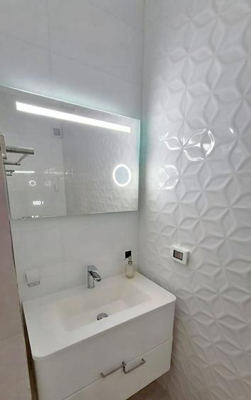 Apartament cu 3 camere decomandat, mobilat în Faleza Nord