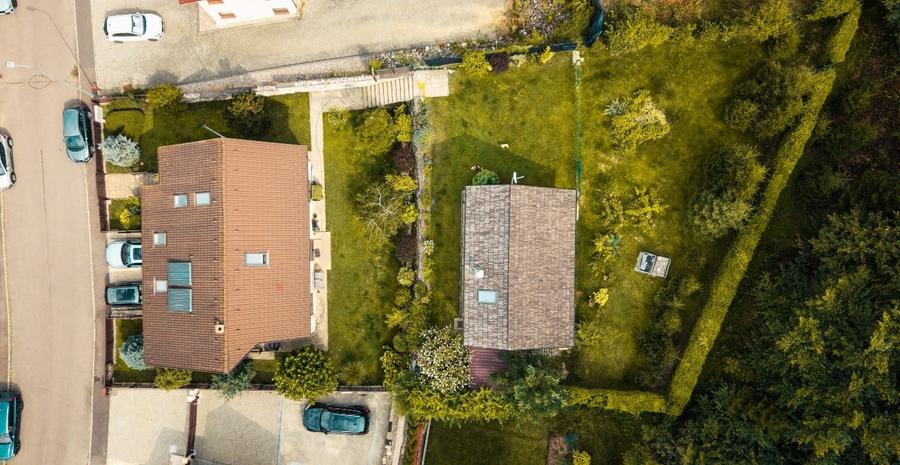 Casă individuală cu 5 camere cu Canalizare în Noua
