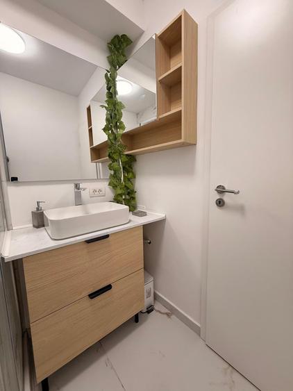 Apartament cu 4 camere semidecomandat, mobilat în Drumul Taberei