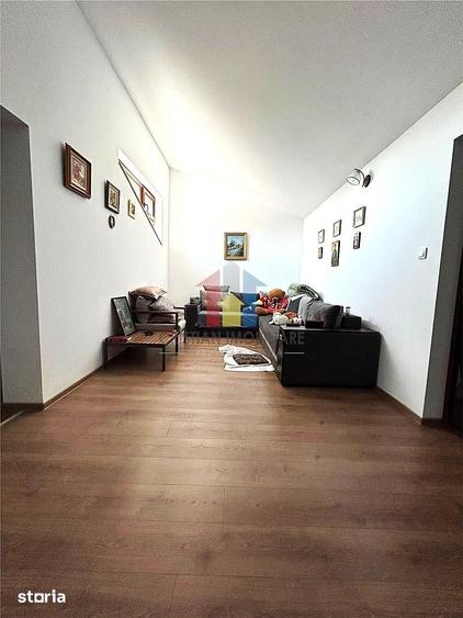 Casă cu 5 camere cu Teren 3789 Mp în Chiscani