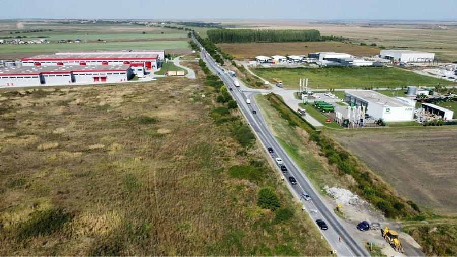 Teren de 55000 mp, în Cornești