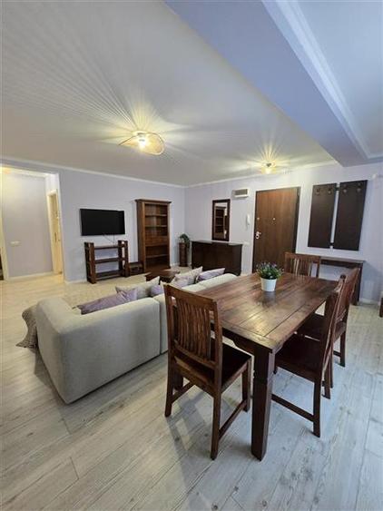 Apartament cu 4 camere decomandat în Cișmigiu