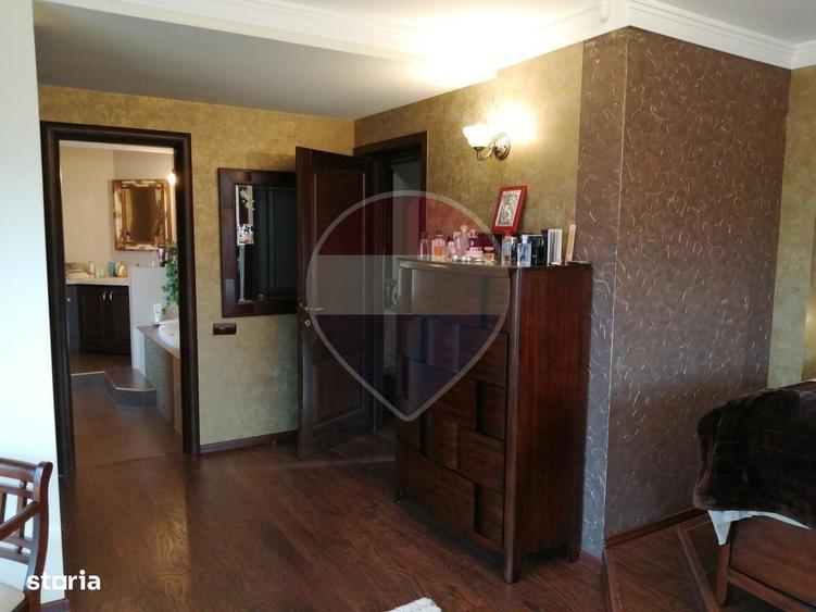 Casă cu 4 camere în Trăisteni