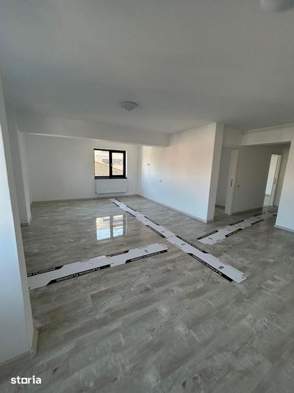 Apartament cu 3 camere în Tomis Plus