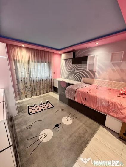 Apartament cu 4 camere decomandat în Sud