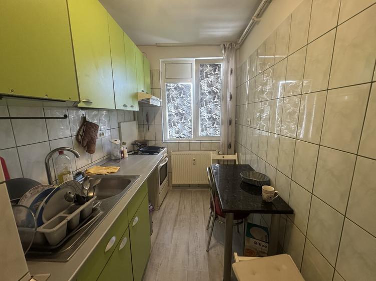 Apartament cu 2 camere decomandat în Baba Novac