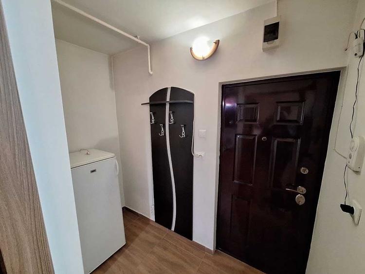 Garsonieră decomandată în Central