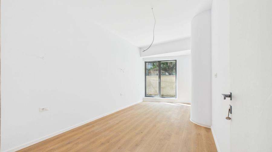 Apartament cu 2 camere semidecomandat în Grivița