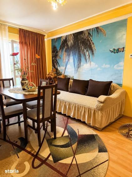Apartament cu 3 camere decomandat în Zorilor