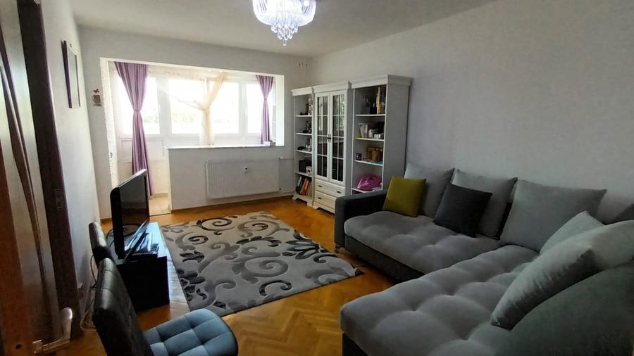 Apartament decomandat în Drumul Taberei