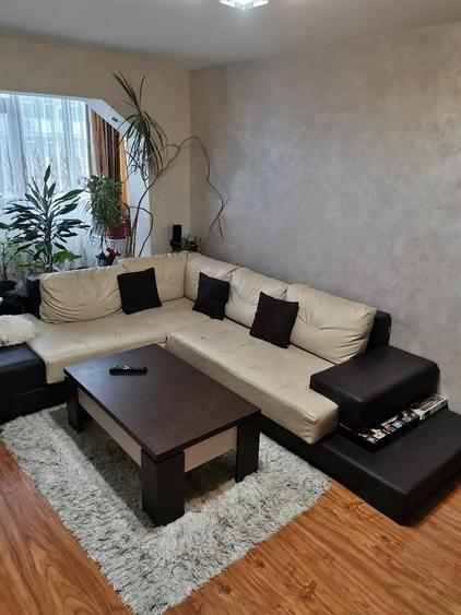 Apartament cu 3 camere decomandat în Exterior Vest