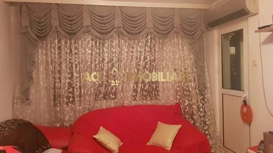 Apartament cu 3 camere decomandat, mobilat în Sălăjan