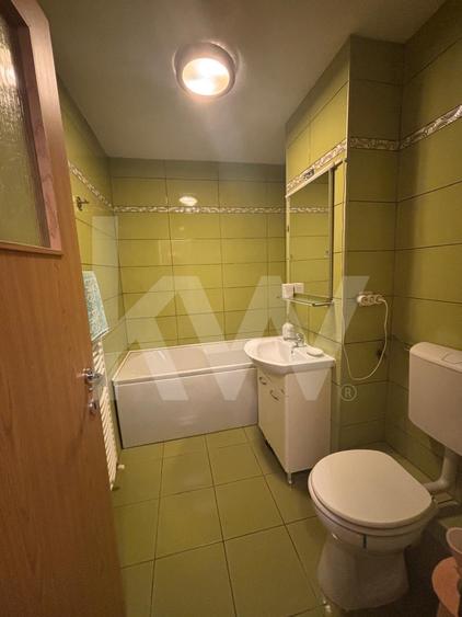 Apartament cu 3 camere decomandat, mobilat în Central