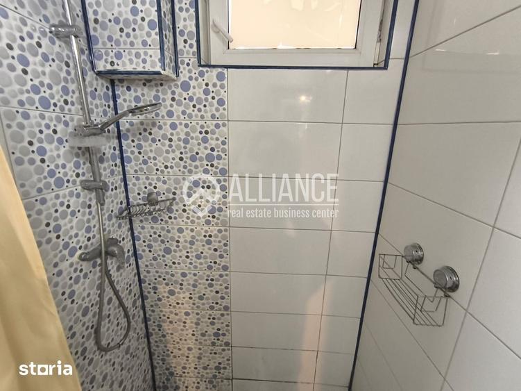 Apartament cu 3 camere semidecomandat, mobilat în Central
