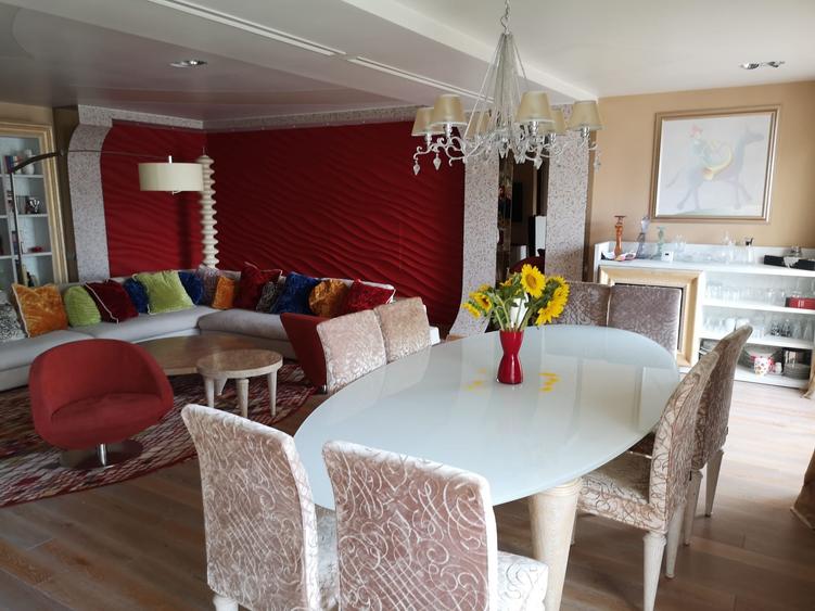 Apartament cu 4 camere decomandat, mobilat în Beller