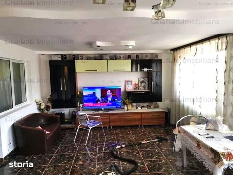 Casă cu 5 camere cu Teren 156 Mp în Lacu Dulce