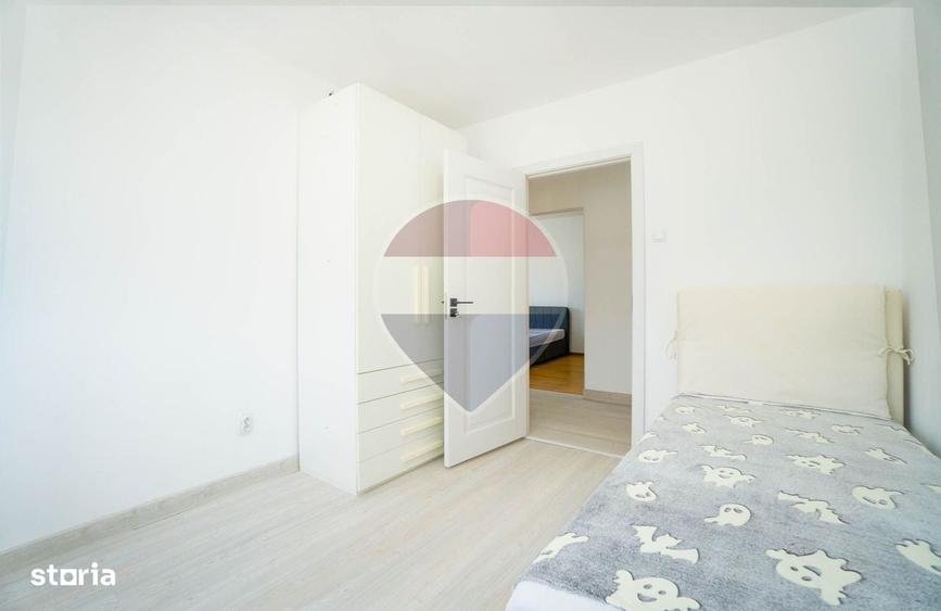 Apartament cu 4 camere decomandat în Răcădău