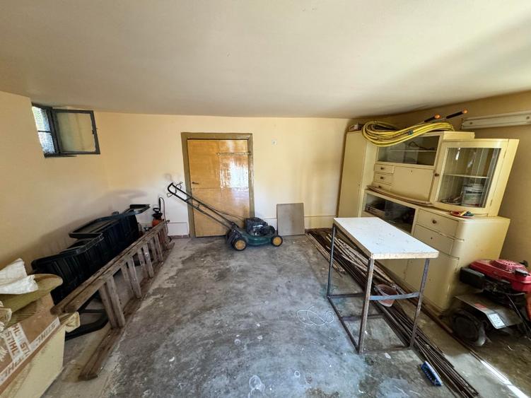 Casă individuală cu 3 camere cu Teren 1190 Mp în Periferie