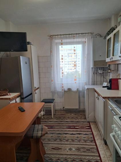 Apartament cu 2 camere decomandat în Hipodrom 3